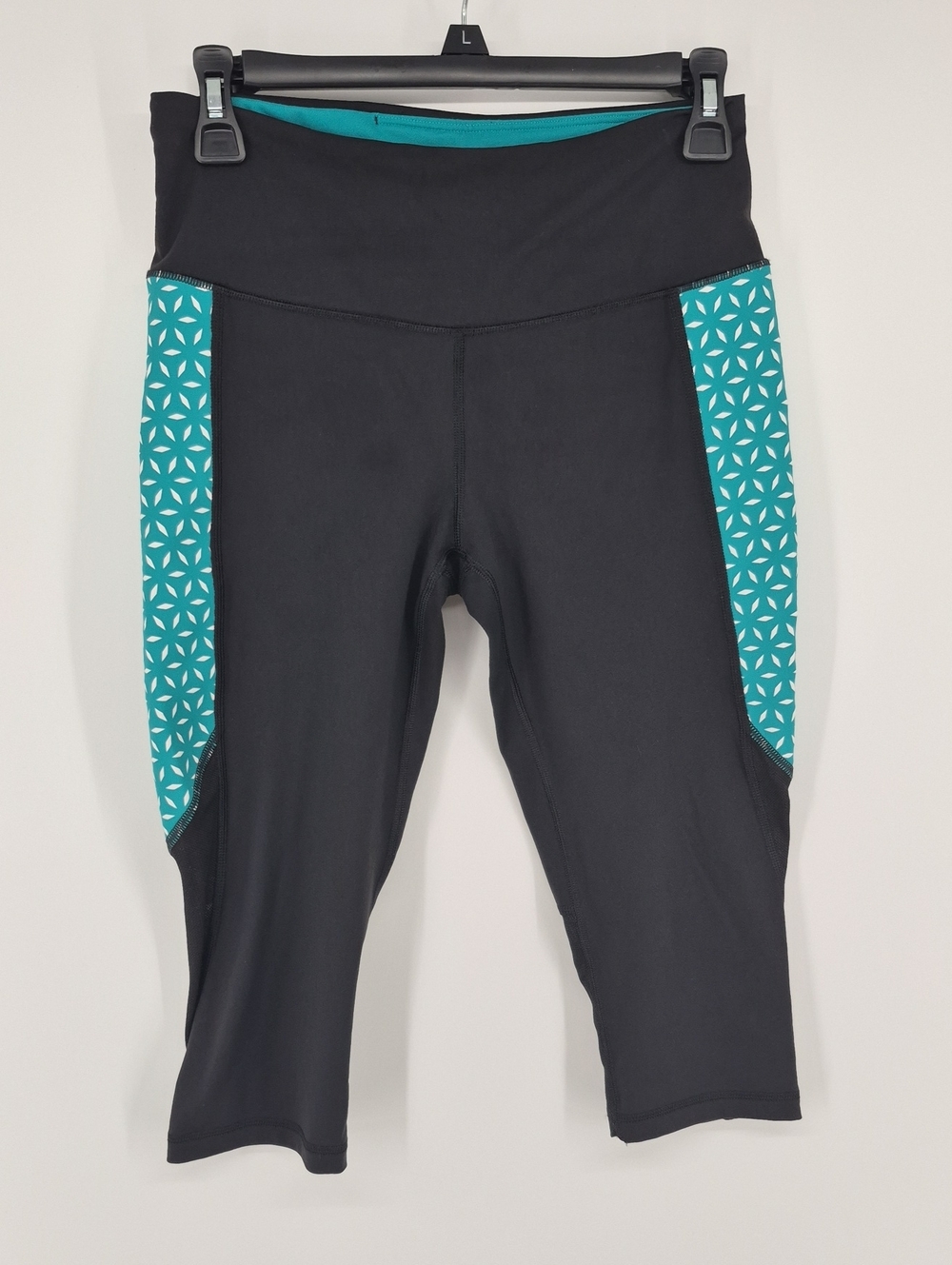 Victorias Secret VSX Sport Knockout Crop Leggings Women's  Size S Black Turquois